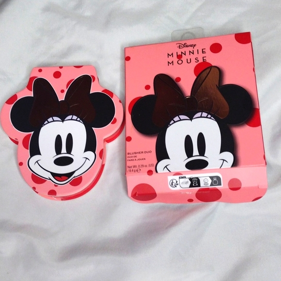 Revolution x Disney's Minnie Mouse Steal The Show Blusher Duo - Picture 2 of 4